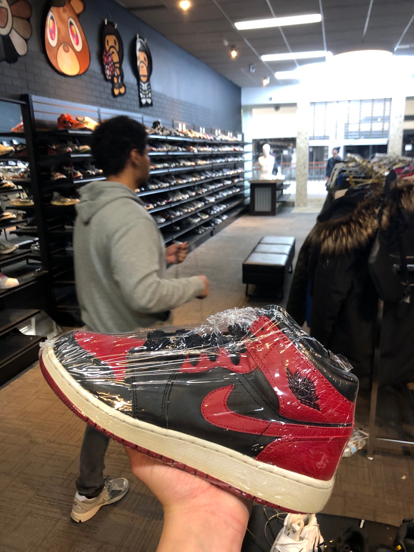 Jordan 1 Mid Banned used