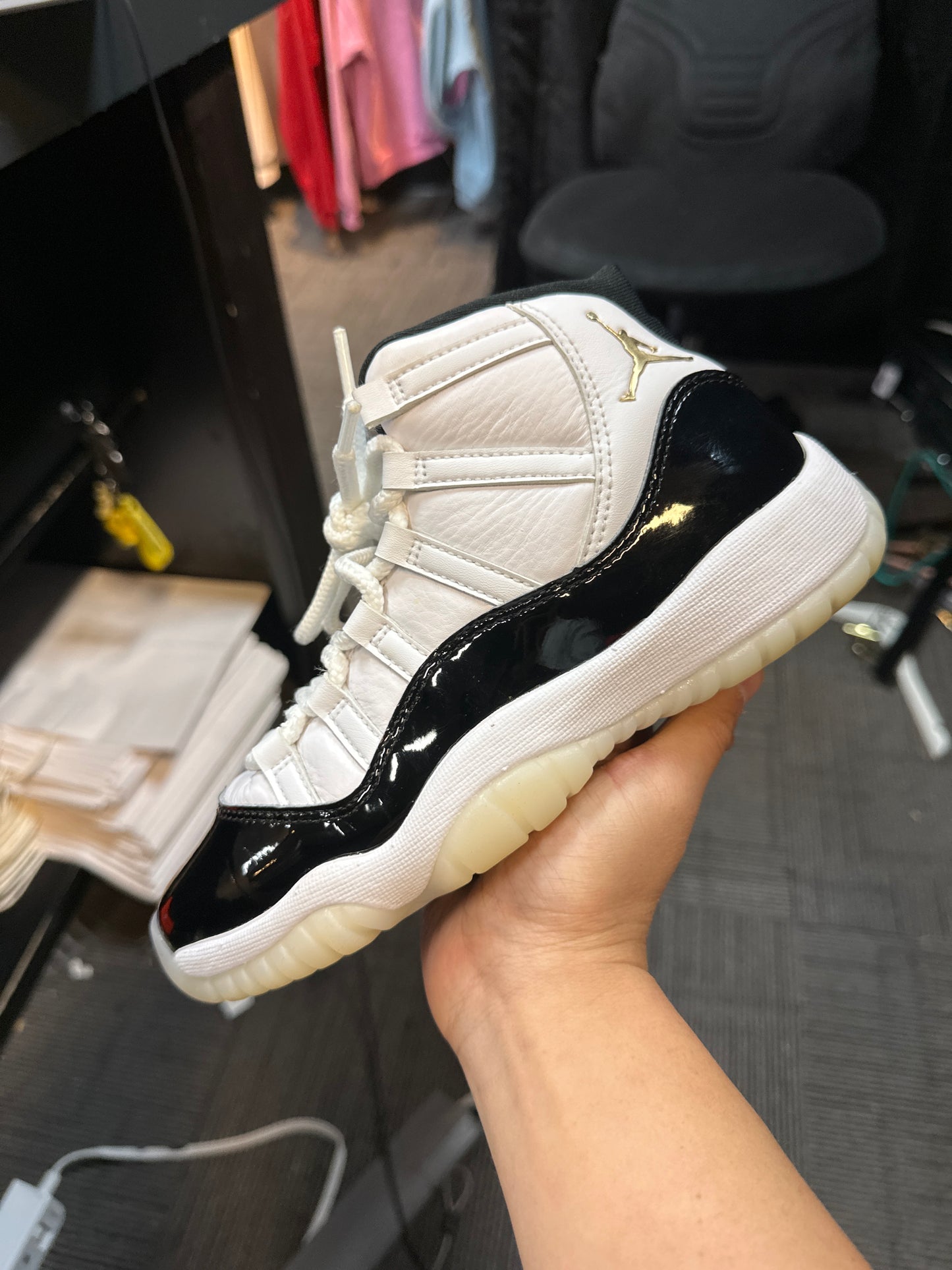 Jordan 11 Gratitude (used)