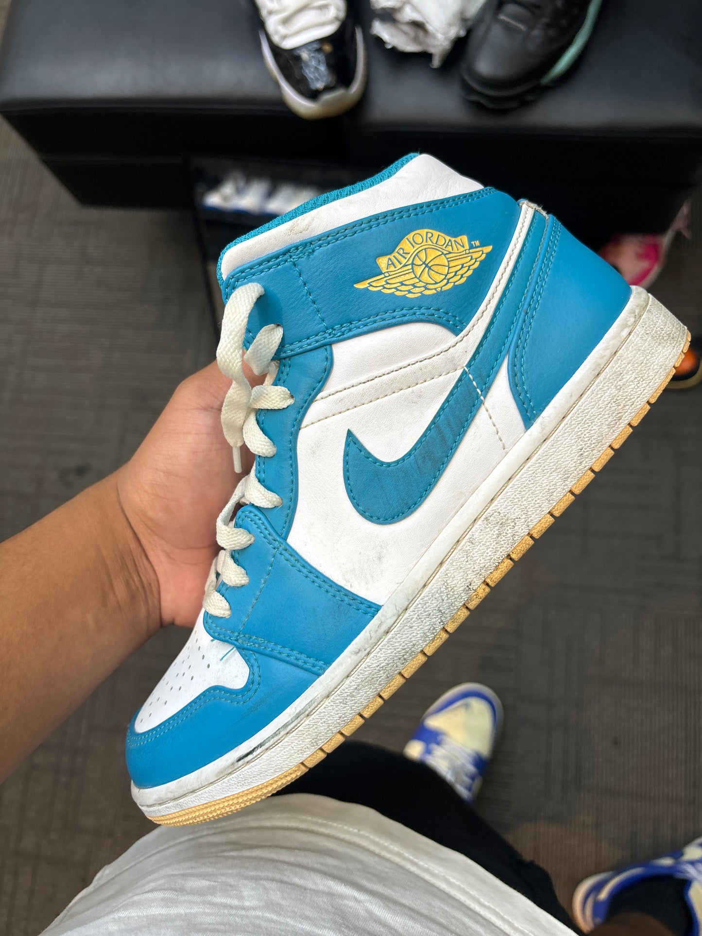 Jordan 1 Mid Aquatone Used