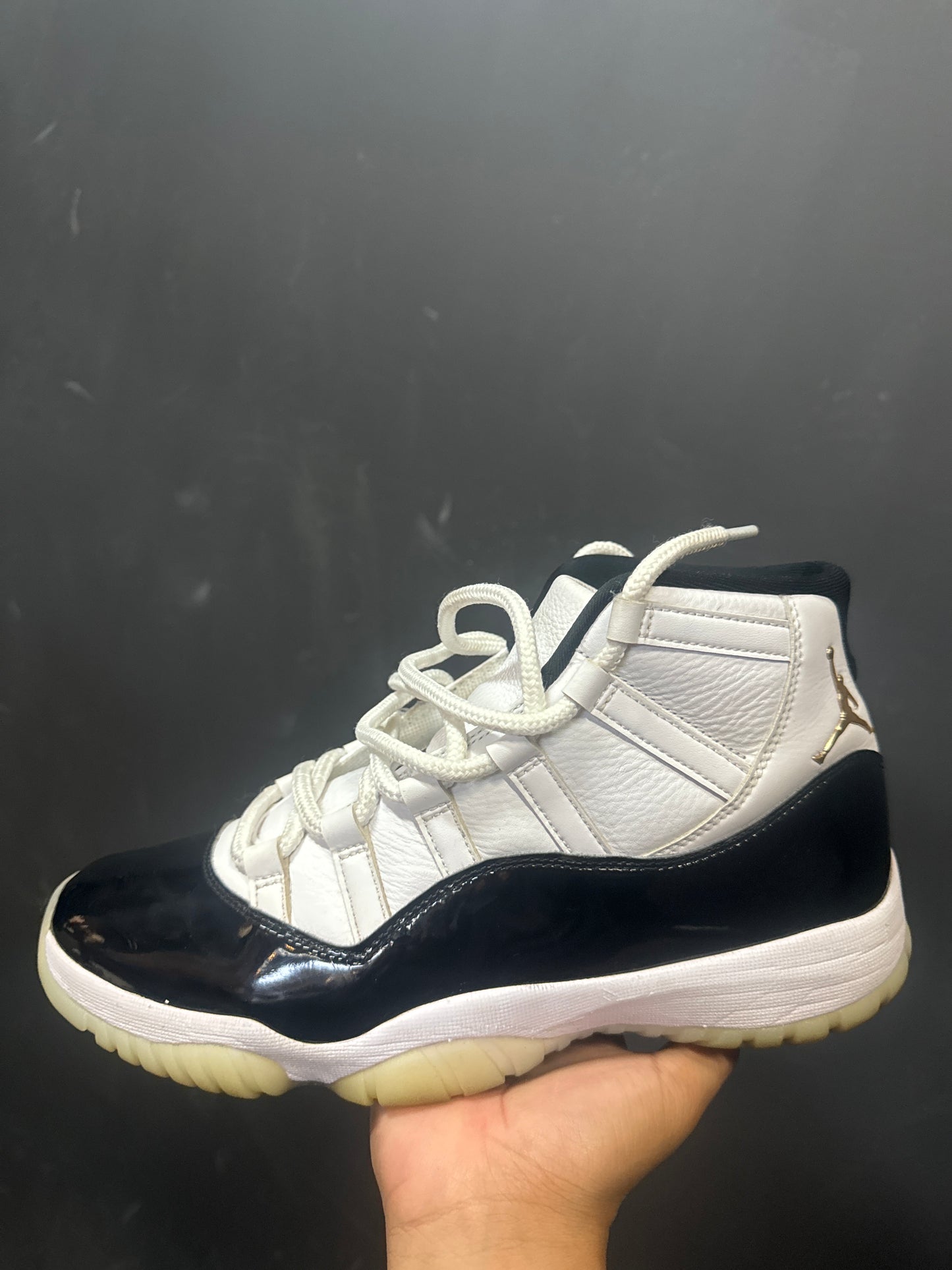 Jordan 11 gratitude with box used