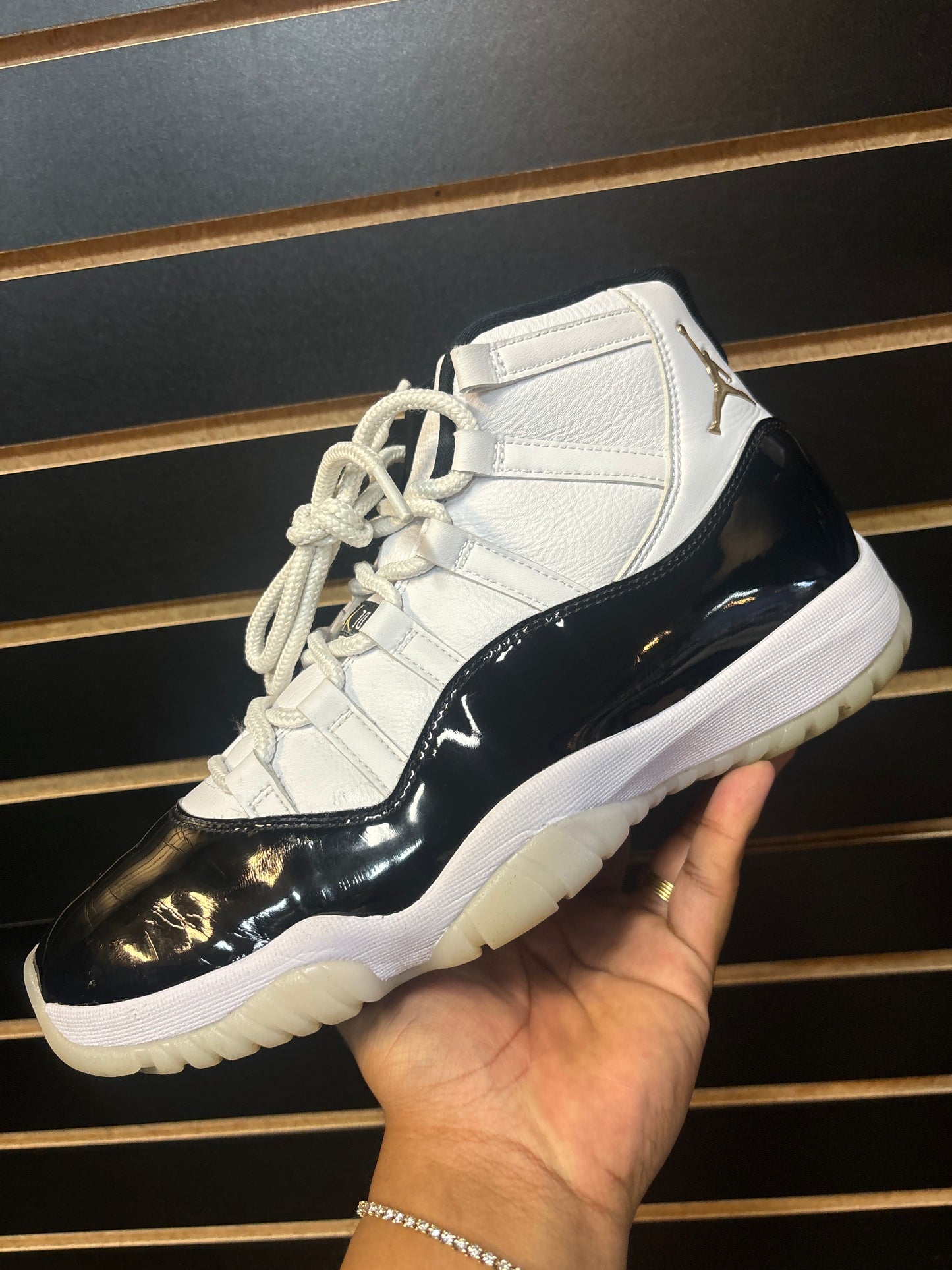 Jordan 11 Gratitude (Used With Box)