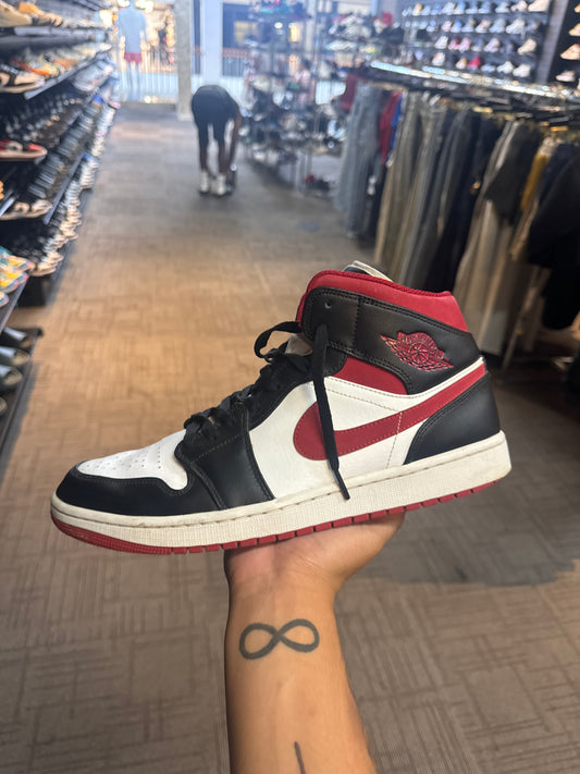 Jordan 1 Mid Gym Red Black Used