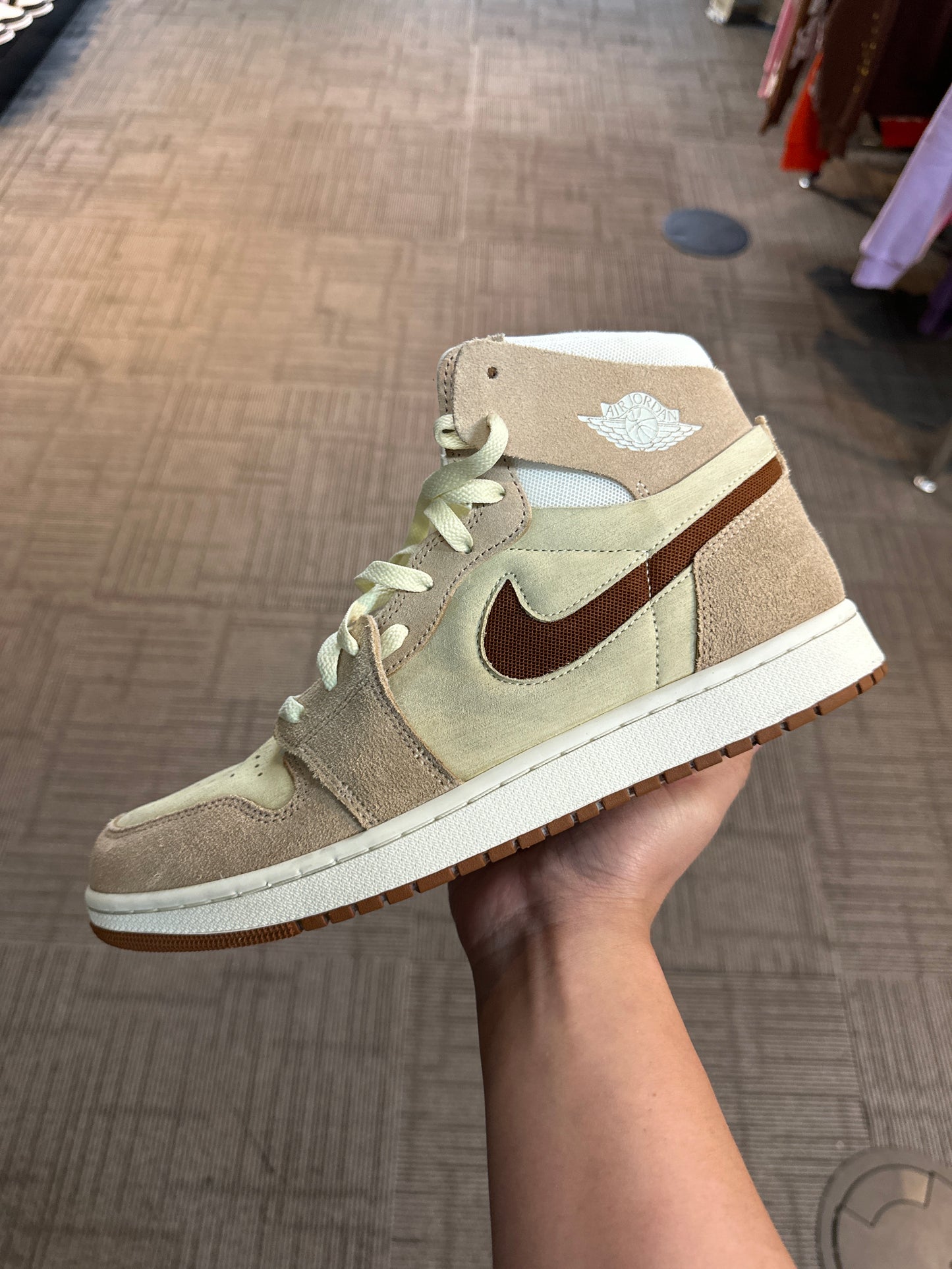 Jordan 1 CMFT Legend Coffee (used)