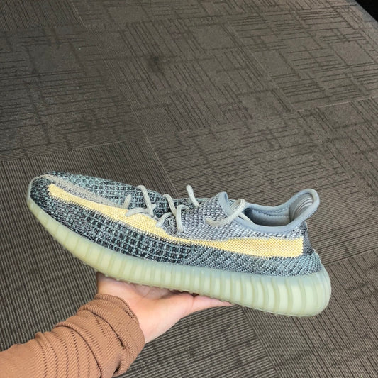 Yeezy ash blue used