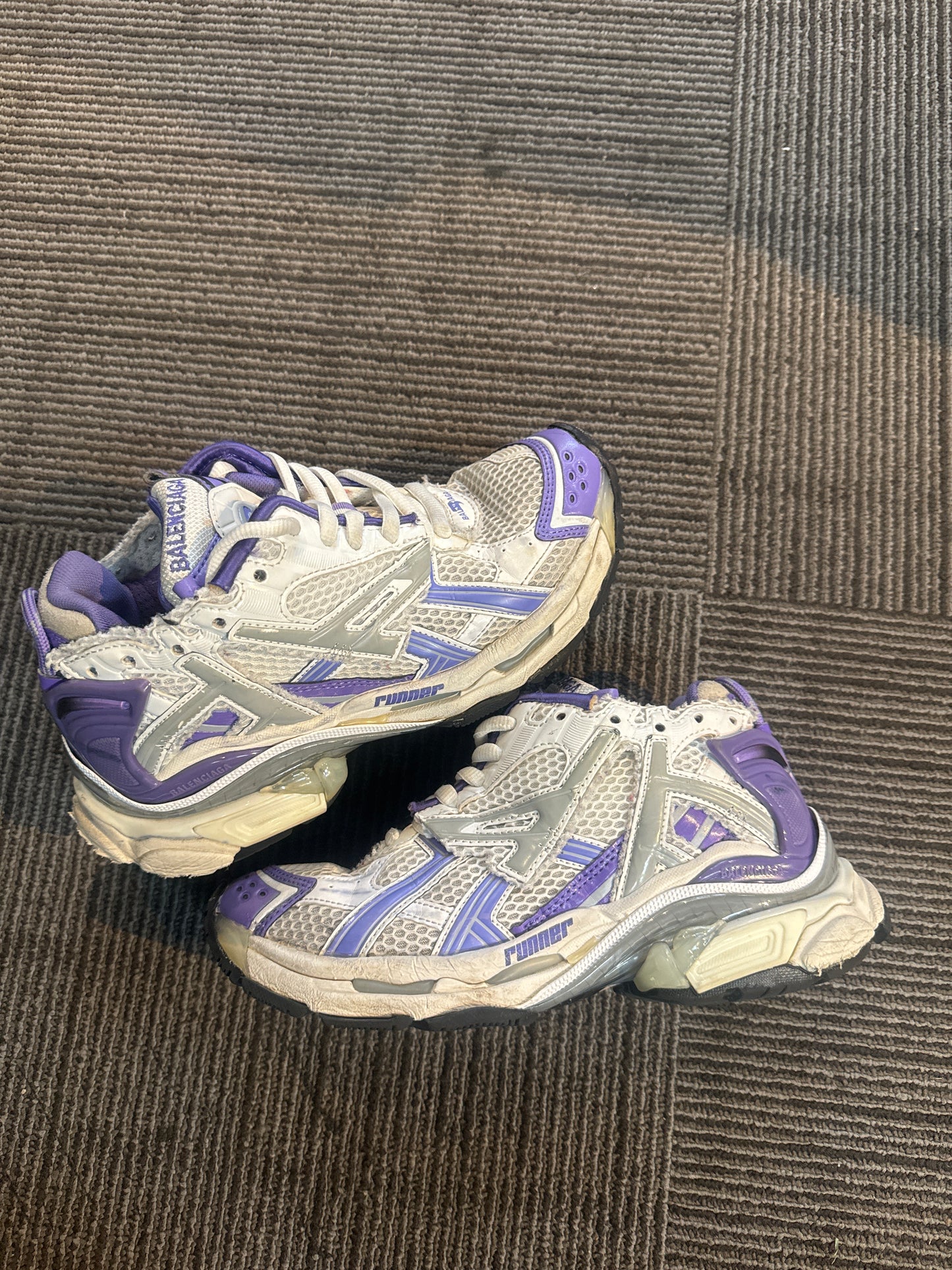 Balenciaga runner white purple