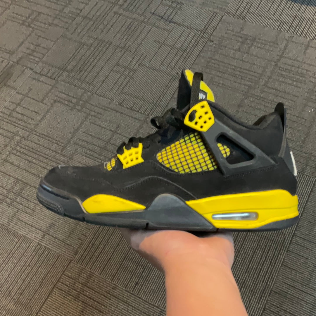 Yellow Thunder 4 (used )