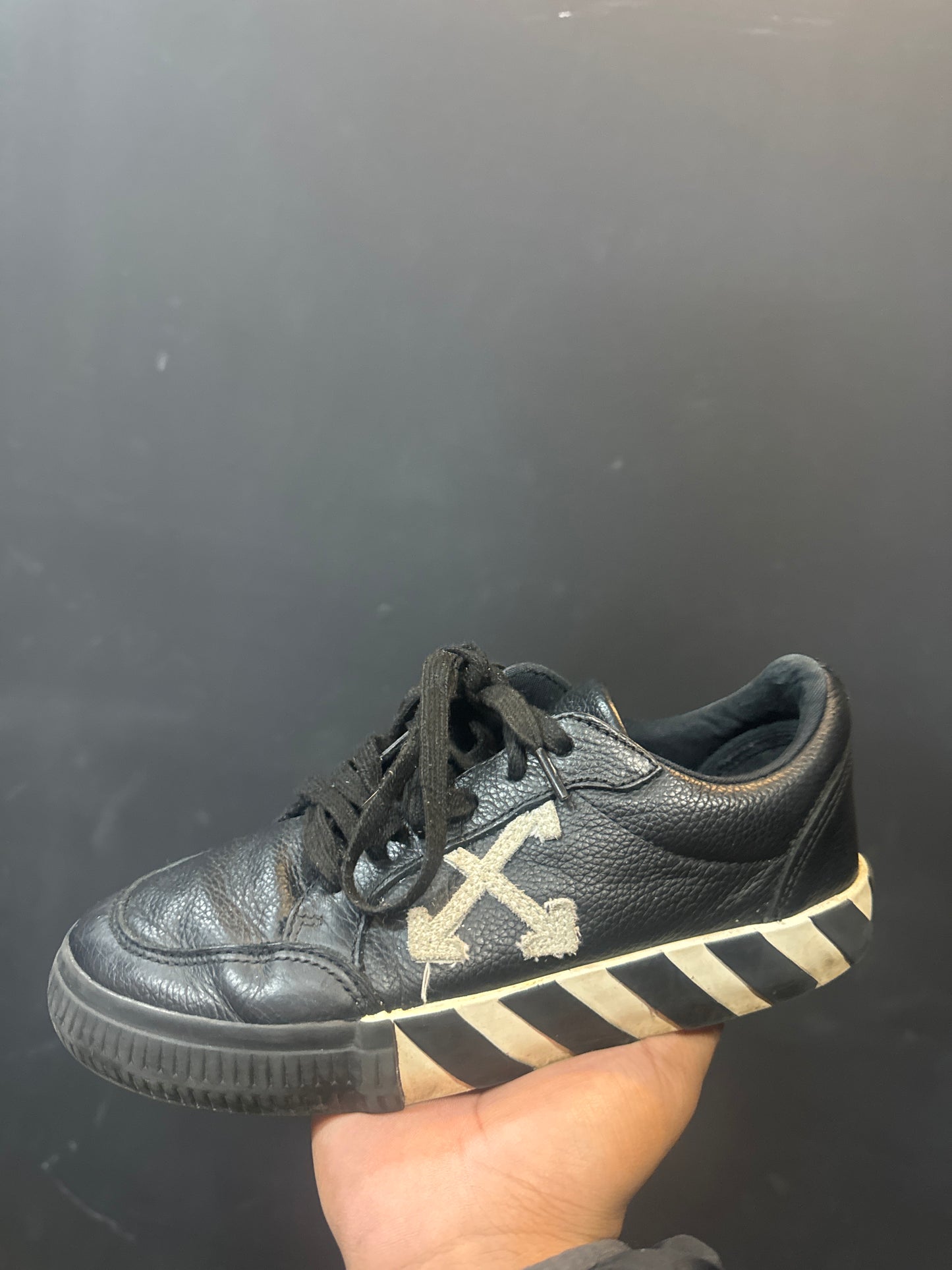 Off white Black Used no box