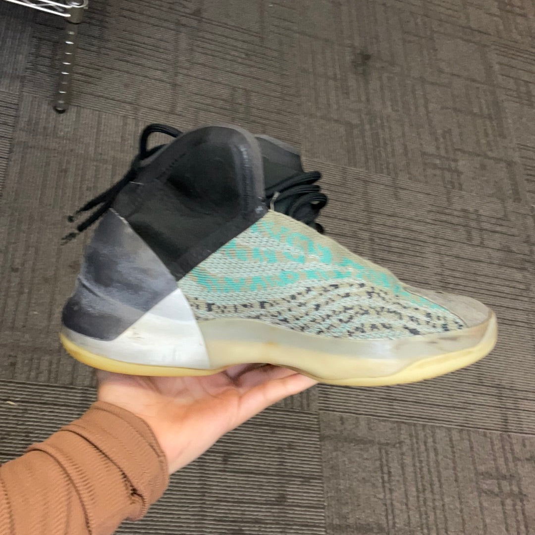 Yeezy QNTM Teal Blue (used)