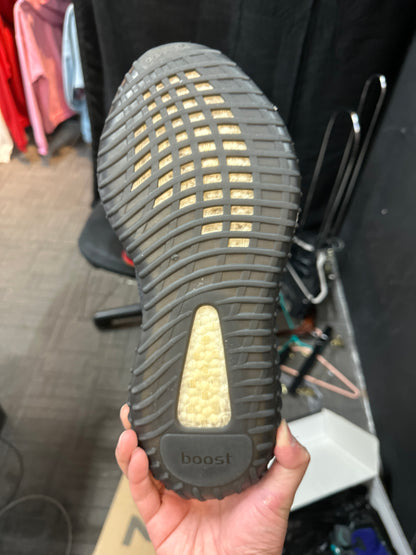 Yeezy 350 Black Non (used)