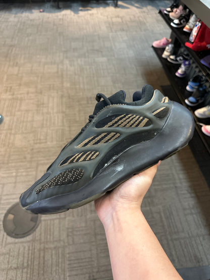 Yeezy 700 claybrowns used no box