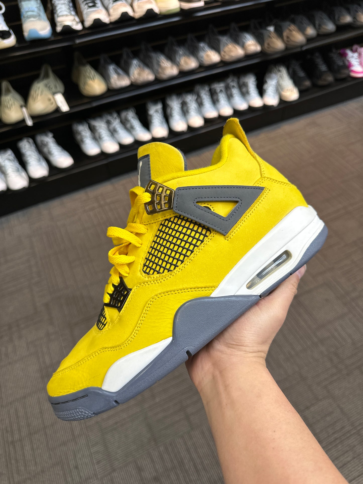 jordan 4 lighting (used)