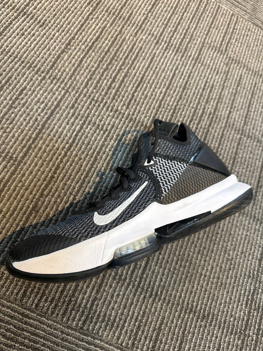 Lebron Witness 4 Black (used)