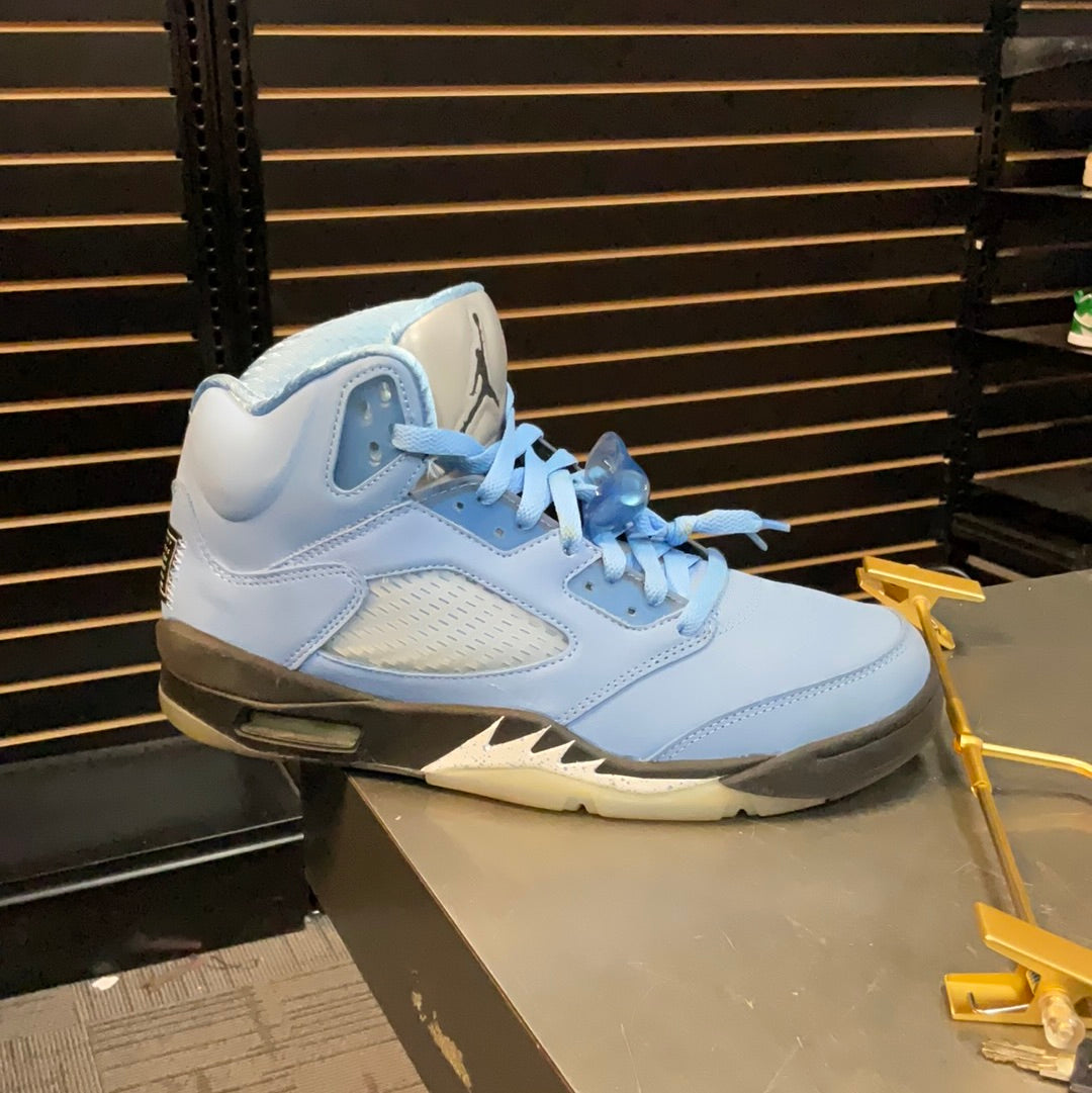 Jordan 5 unc used with box