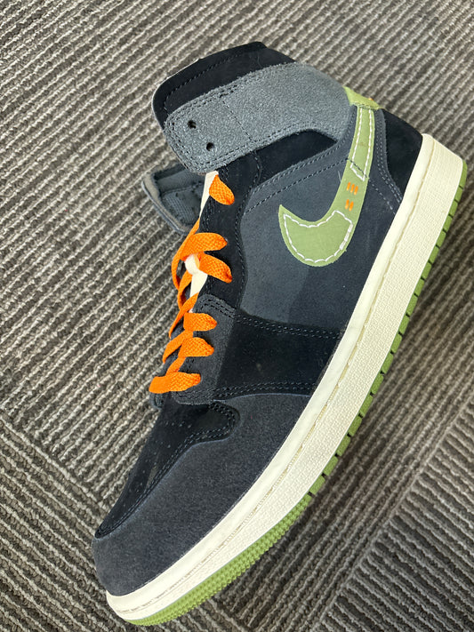 Jordan 1 Mid craft light olive