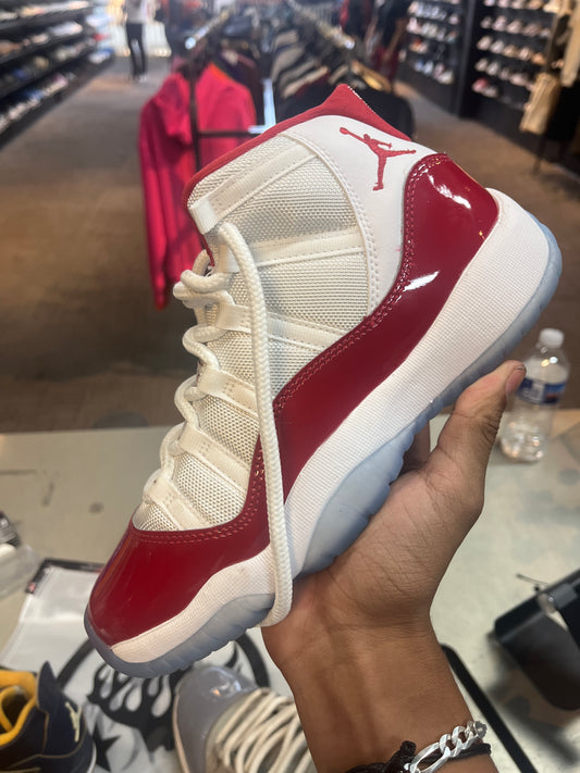 Jordan 11 Cherry gs (used)