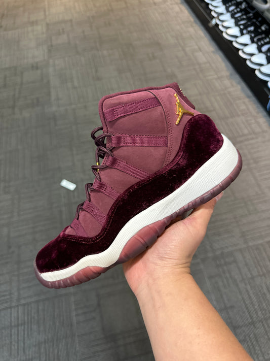 Jordan 11 Night Maroon Used