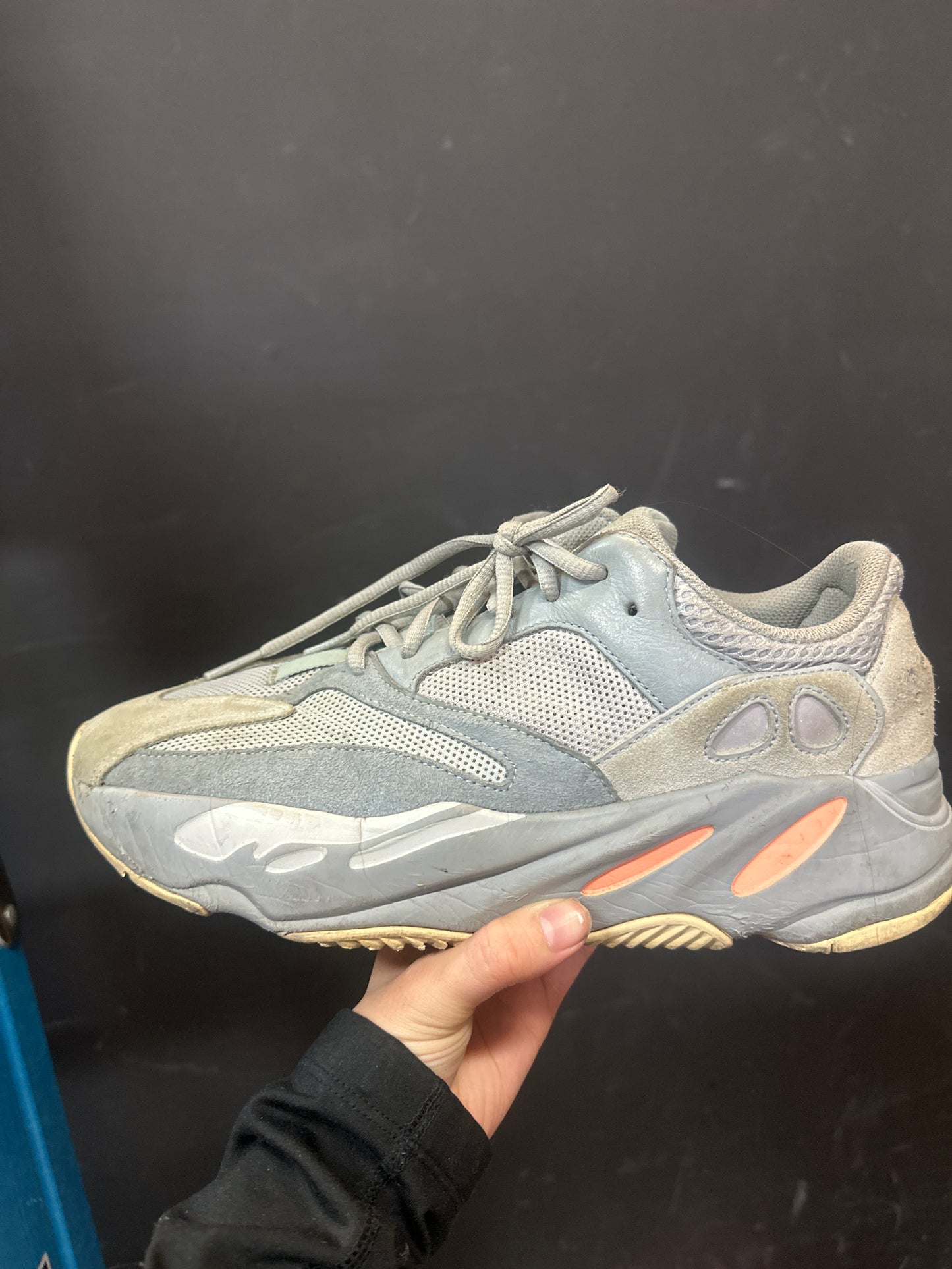 Yeezy 700 inertia used no box size 9