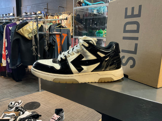 Off white black and white low top used