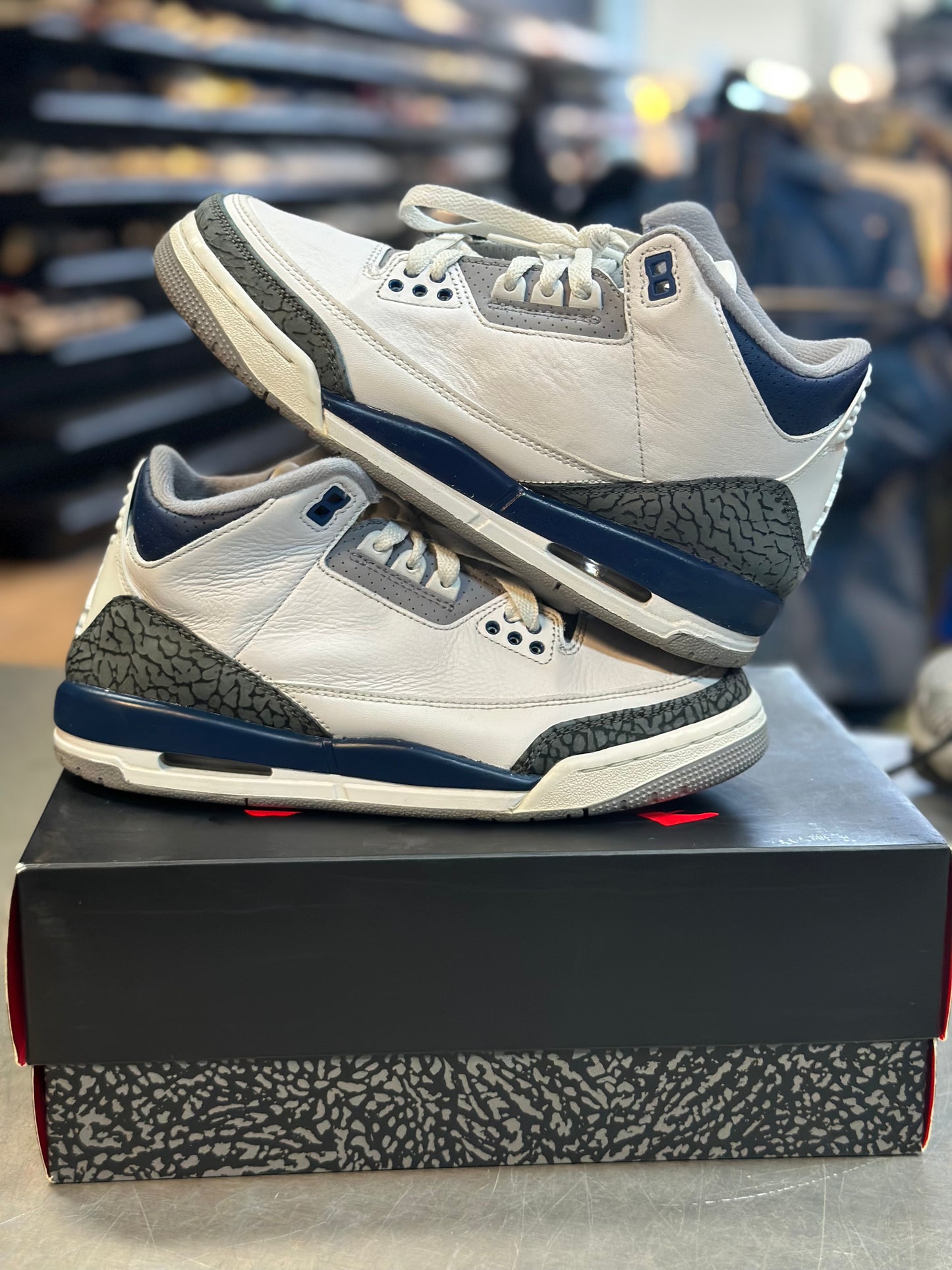 Jordan 3 midnight navy (used w box)